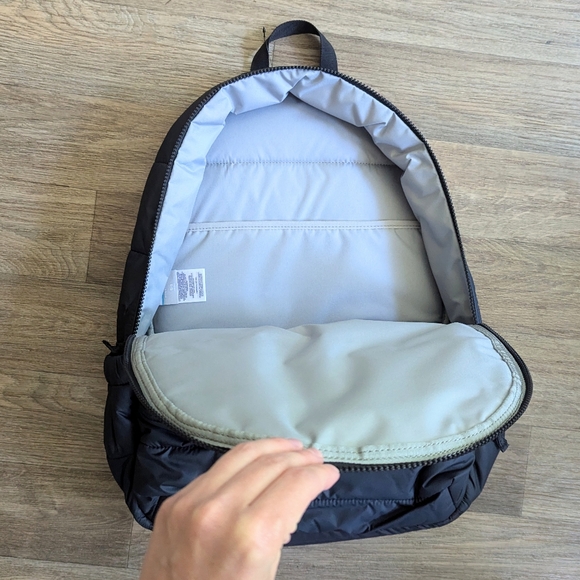 NWT Columbia Pike Lake 20L Puffer Black Unisex Backpack main image 6
